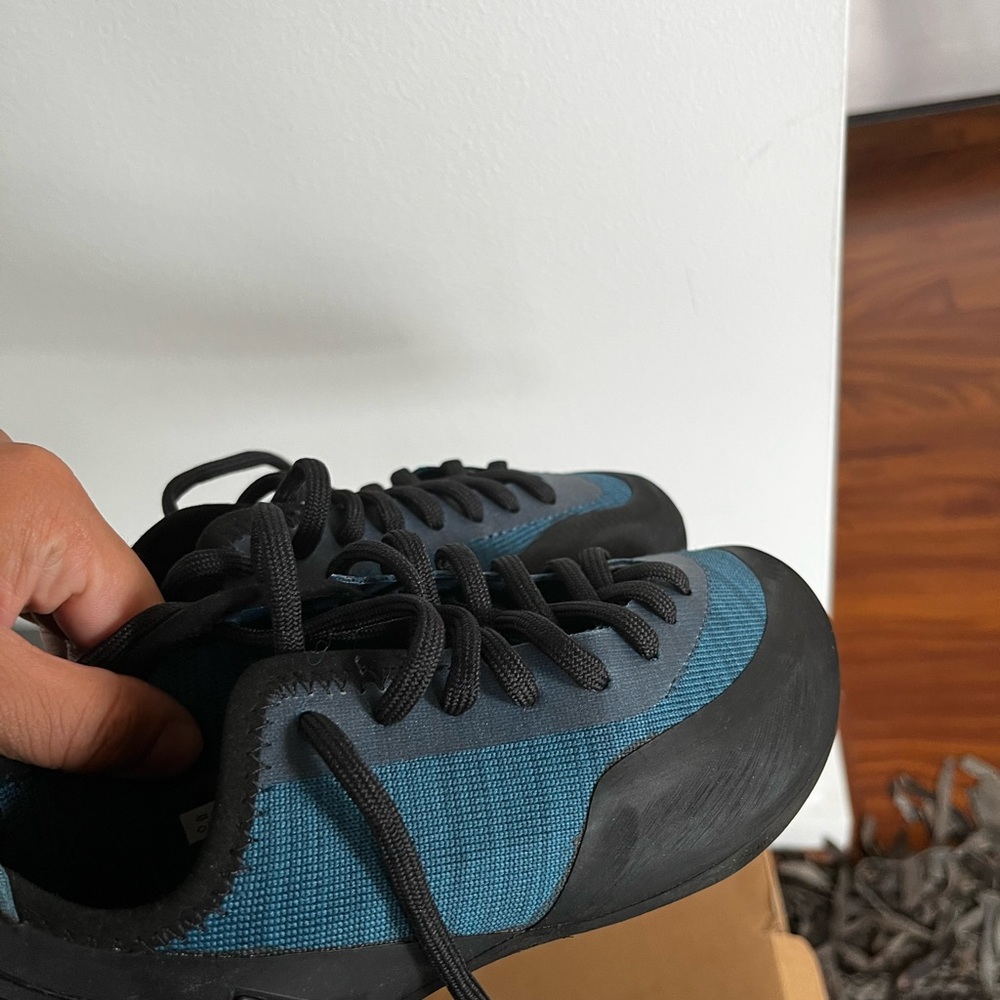 Brand new black diamond rock climbing shoes